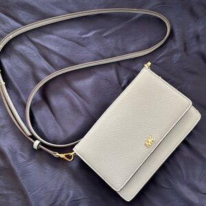 New with Tag- Michael kors phone crossbody bag wallet in powder blue
